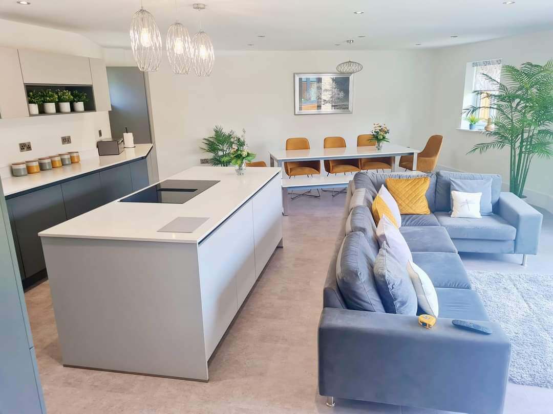 FB_IMG_1688759388956 grey handleless kitchen with open plan living and dining area